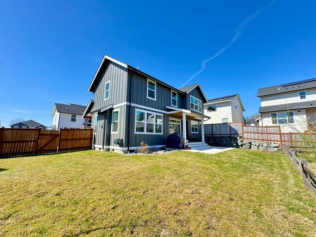 Photo - Breathtaking Modern Home 3 Bedroom 2.5 Bathroom - Ferndale WA