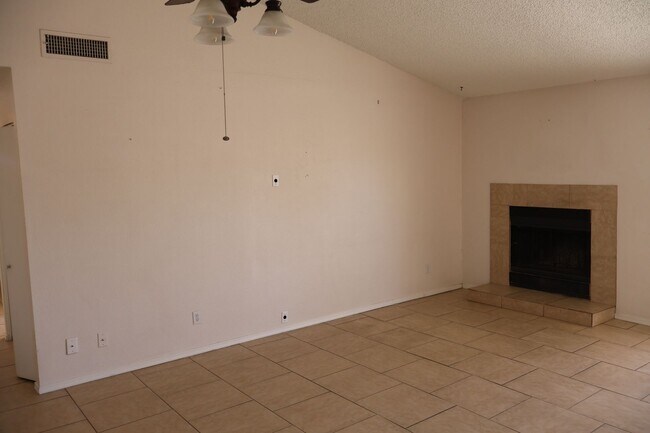 Photo - 3 bed 2 bath POOL Home!
