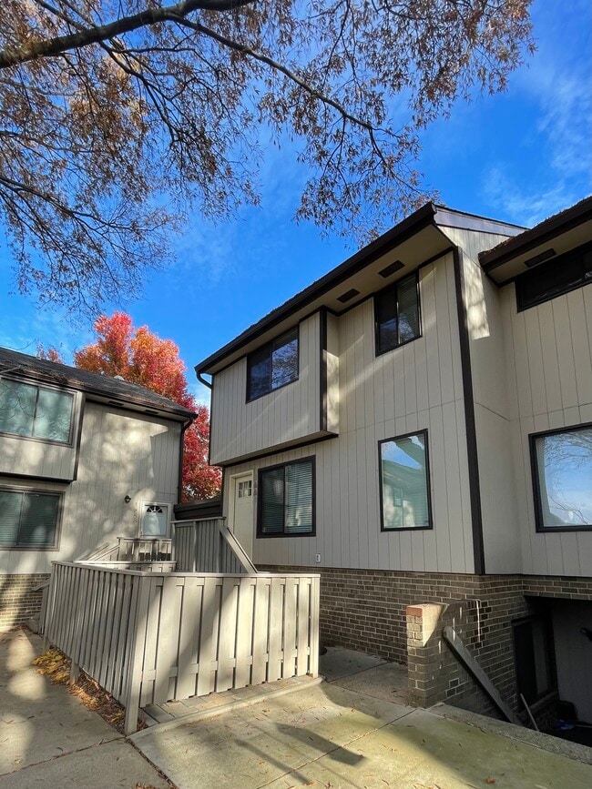 Photo - 1661 Westwind Way