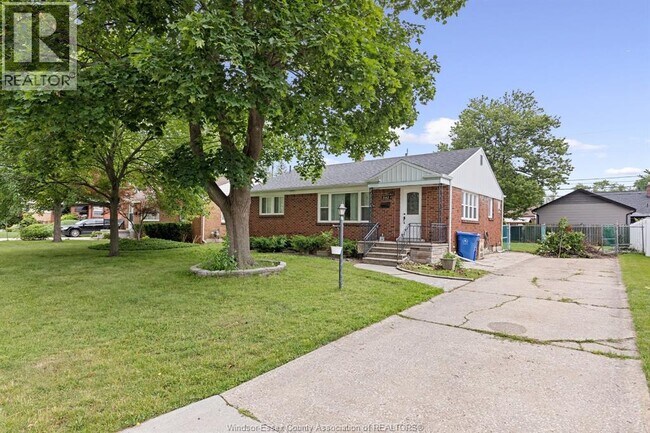 Photo - 3162 Avondale Ave