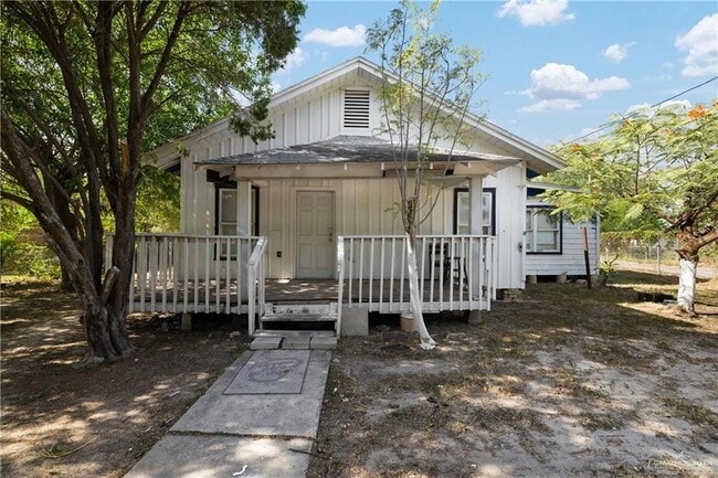 Photo - 221 W 14th St