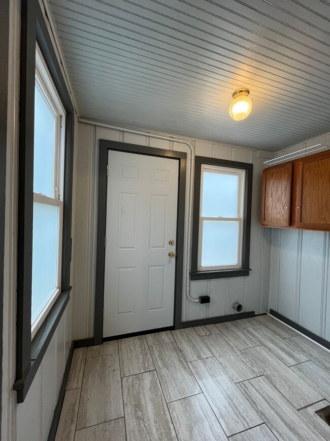 Photo - 605 W Iowa Ave