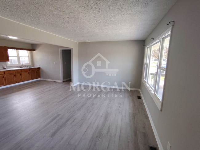 Photo - 601 Belzer Dr