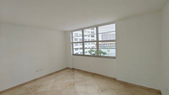 Photo - 825 Brickell Bay Dr Unit 542