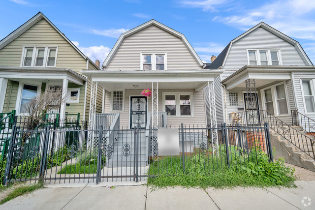 Building Photo - 6412 S Wolcott Ave Rental