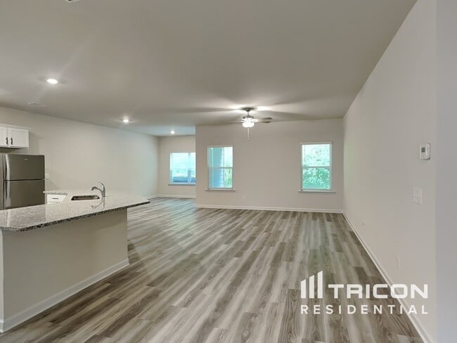 Photo - 445 Prescott Wy