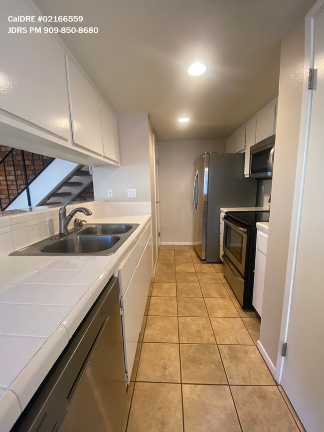 Photo - La Verne 2 Bedroom Condo