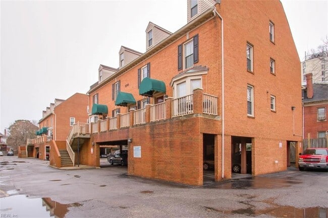 Photo - 1210 Stockley Gardens Unit 606