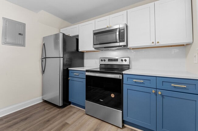 Photo - 910 Clarendon St