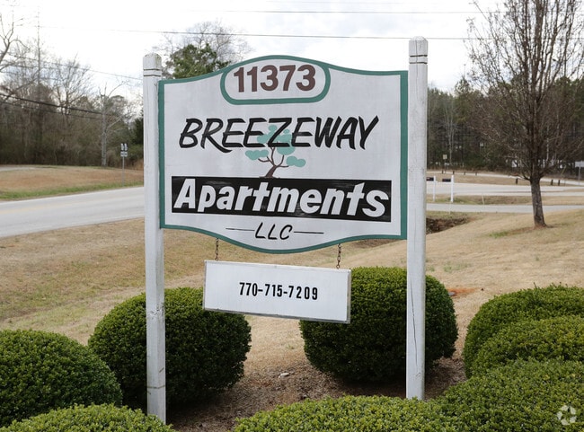 Photo - Breezeway Apartments