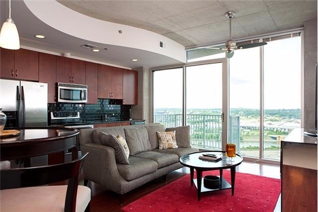Building Photo - Fully Furnished SoBro Condo At Encore