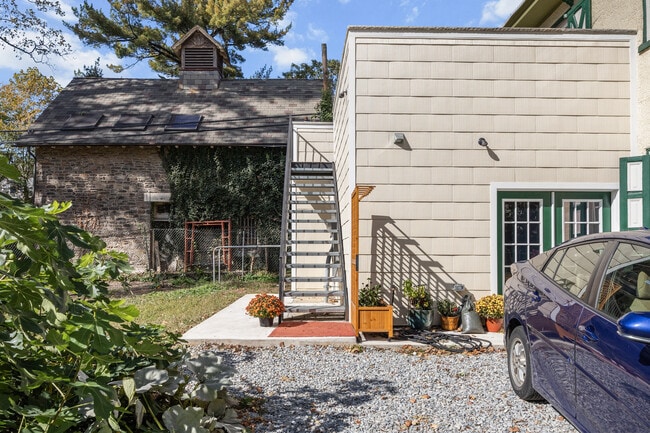 Photo - 131 W Walnut Ln Unidad 2