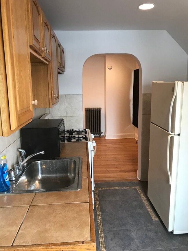 Photo - 2007 Broadway St