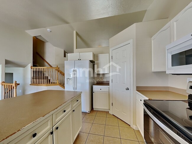 Photo - 980 Inverness Dr