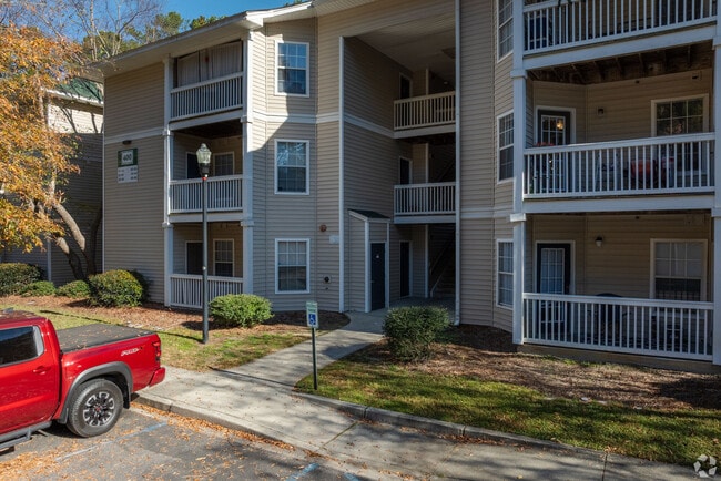 Forest Pointe Apts