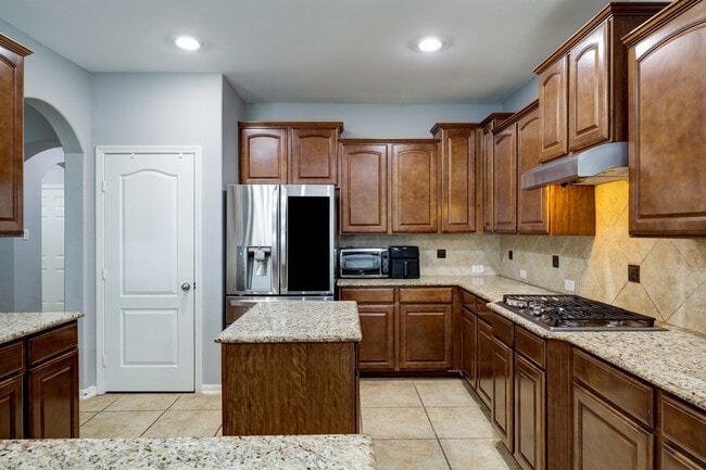 Photo - 6631 Larocke Trail