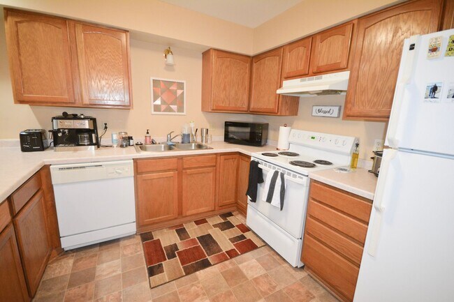 Photo - Beautiful 1 Bedroom in Fantastic NE Rochester Location!
