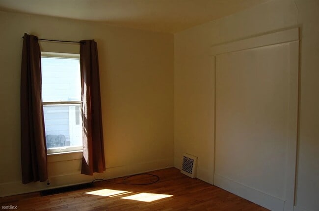 Photo - 115 Adams St