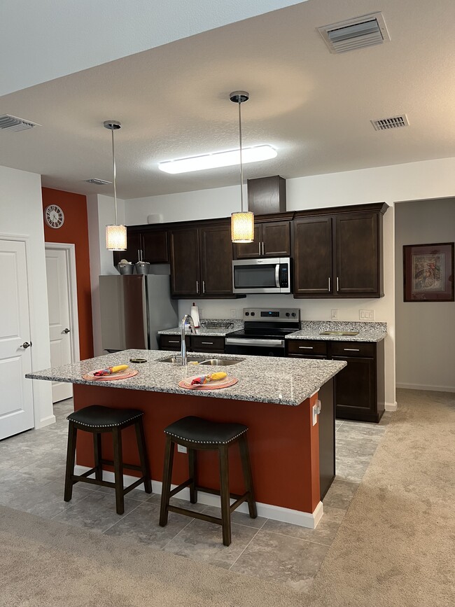 Photo - 400 Gypsy Palace Ln