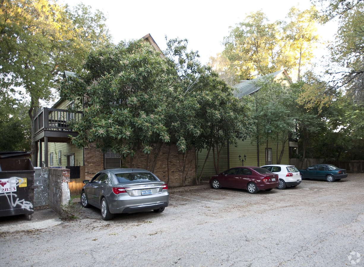 Primary Photo - Heritage Square Apartments
