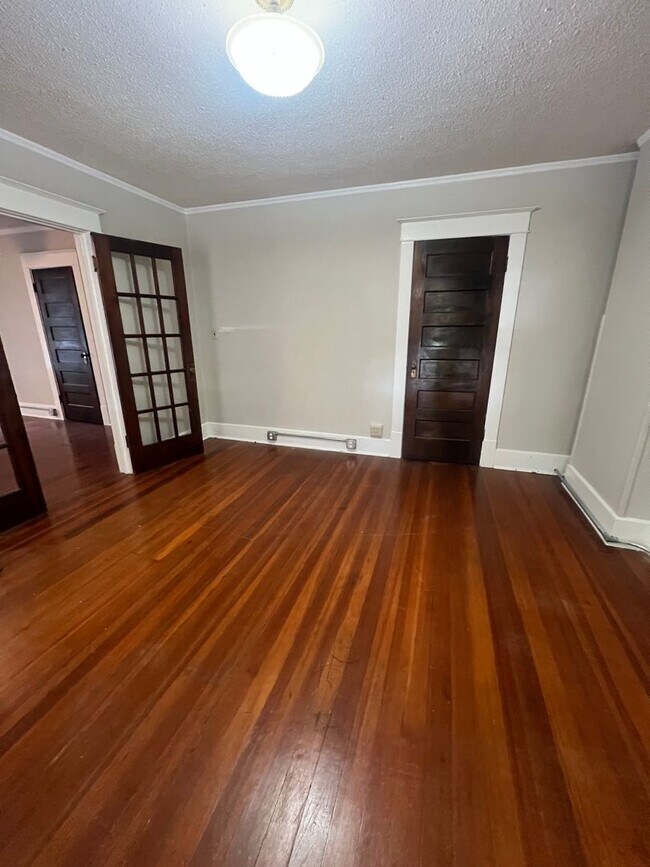 Photo - 810 W Edwards St Unit 810 W Edwards Apt B