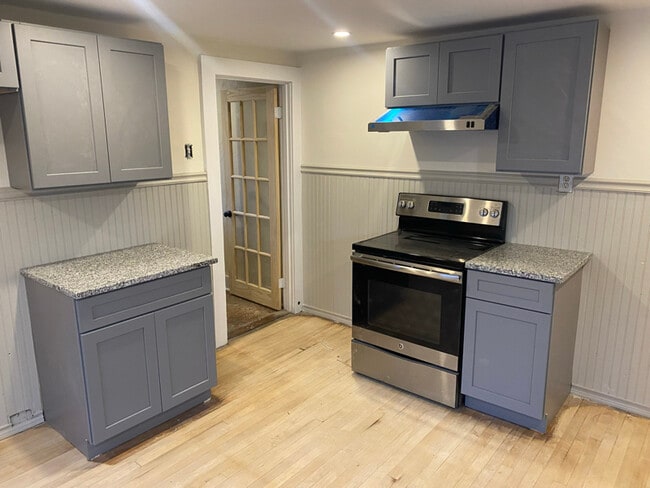 Photo - 404 Church St