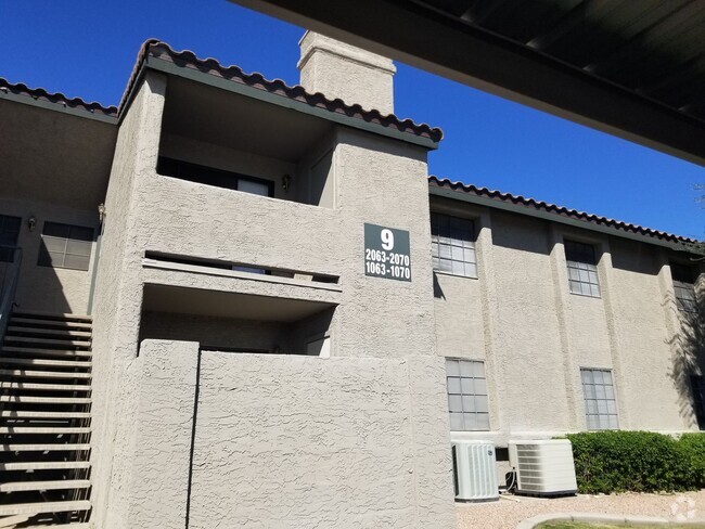 Building Photo - COMING SOON 2 BEDROOM 2 BATH CONDO WOODGLE...