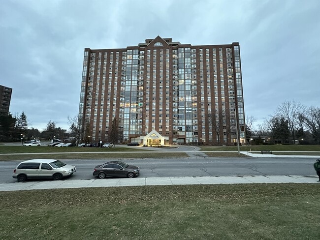 Photo - 2760 Carousel Crescent