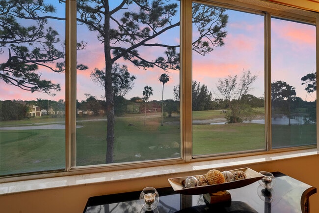 Building Photo - 6698 10th Ave N Unit 320