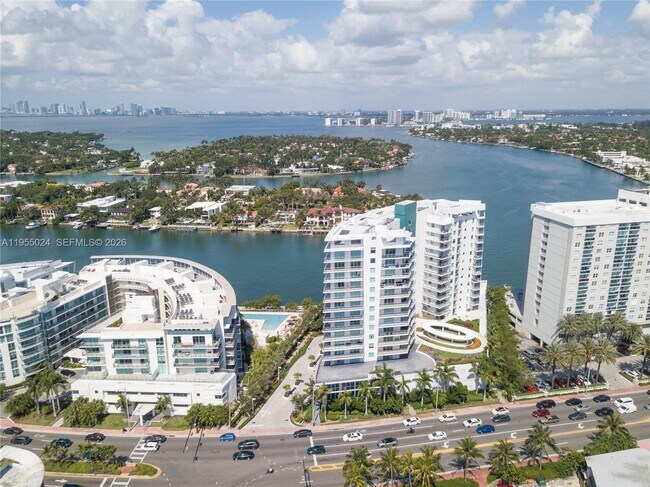 Photo - 6700 Indian Creek Dr Unit 402