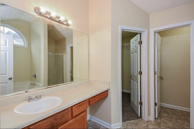 Photo - 7133 Copperbend Ct SE