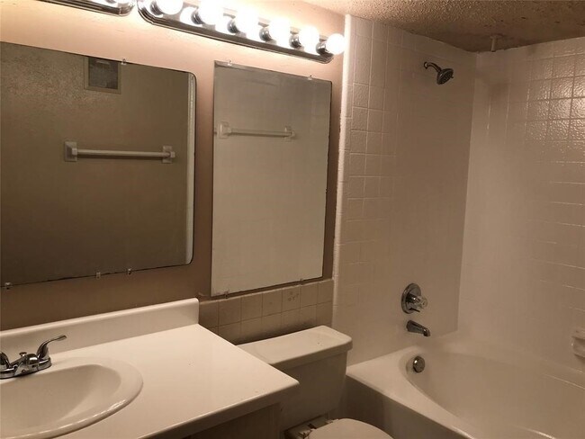 Photo - 2826 S Bartell Dr Unit 35