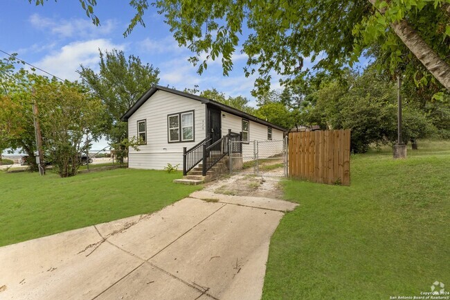 Building Photo - 928 Hedges St Rental