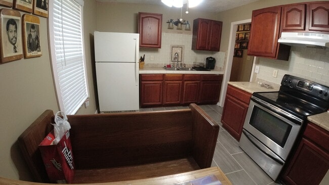 Photo - 1725 Pinebrook Dr