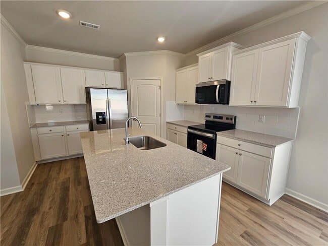 27 Berryville Dr