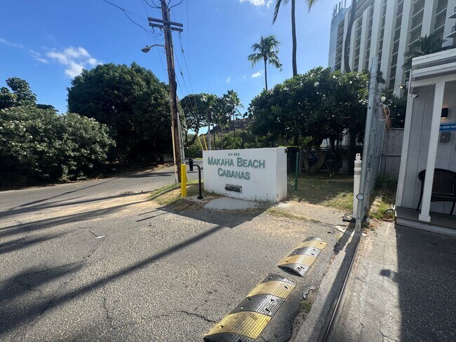 Photo - Oceanfront 1 Bedroom, 1 Bath - Makaha Beach Cabanas (Unfurnished)