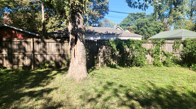 Photo - 4BR w/ Detached Garage near Downtown Louisville