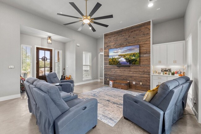 Photo - 96 Primrose Ln