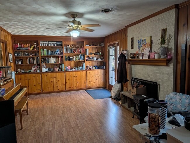 library/ home office - 4416 Cochise Trl