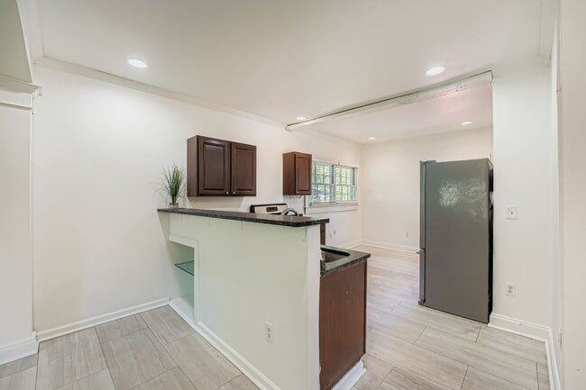 Photo - HAPPY IN HAPEVILLE