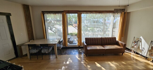 Photo - 66 Skyline St