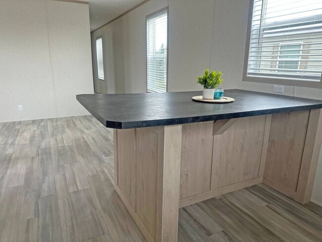 Photo - 14876 Washington Rd