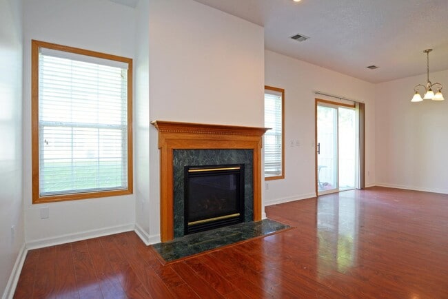 Photo - Beautiful 3-Bed 3-Bath Townhouse in Shakopee - Available Now!