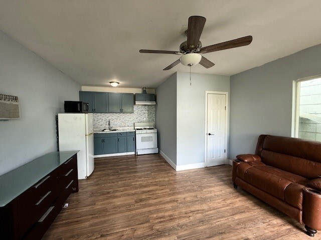 Photo - 17714 Kingsbury St Casa