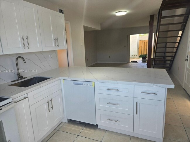 Photo - 9011 NE 4th Avenue Rd