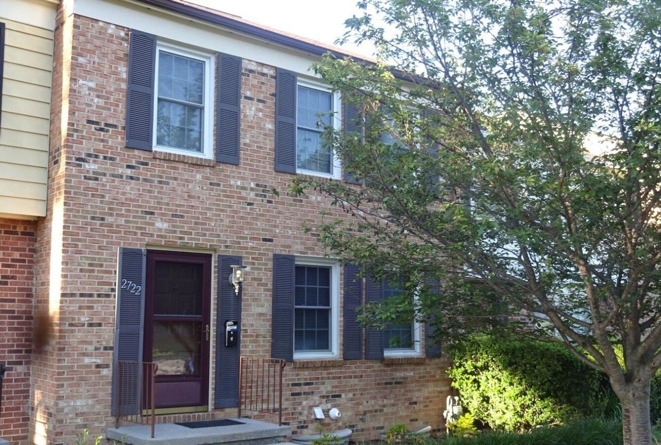 3 Bedroom 1.5 Bath Townhouse - 3 Bedroom 1.5 Bath Townhouse