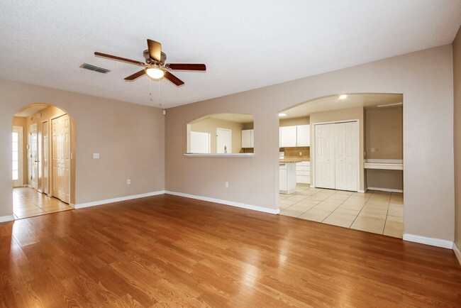 Photo - 5840 Lake Front Dr