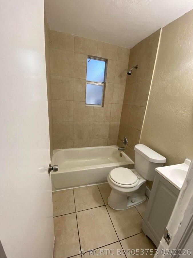 Photo - 608 NE 15th St