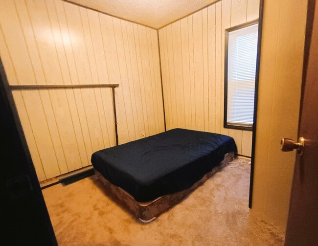 Photo - 305 E 25th St