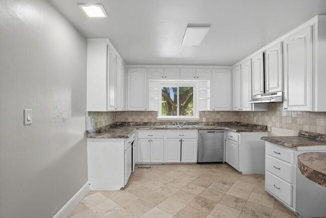 Photo - 1644 S Knoxville Ave